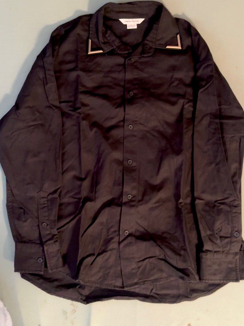 URBAN REVIVO black polo (Category: Tshirts & Polo Shirts ) located in Caloocan City. Submitted by dhonv (Listing ID 1416306087, Image 1). Description: - URBAN REVIVO - worn once - size XS on tag, refer on the dimes.