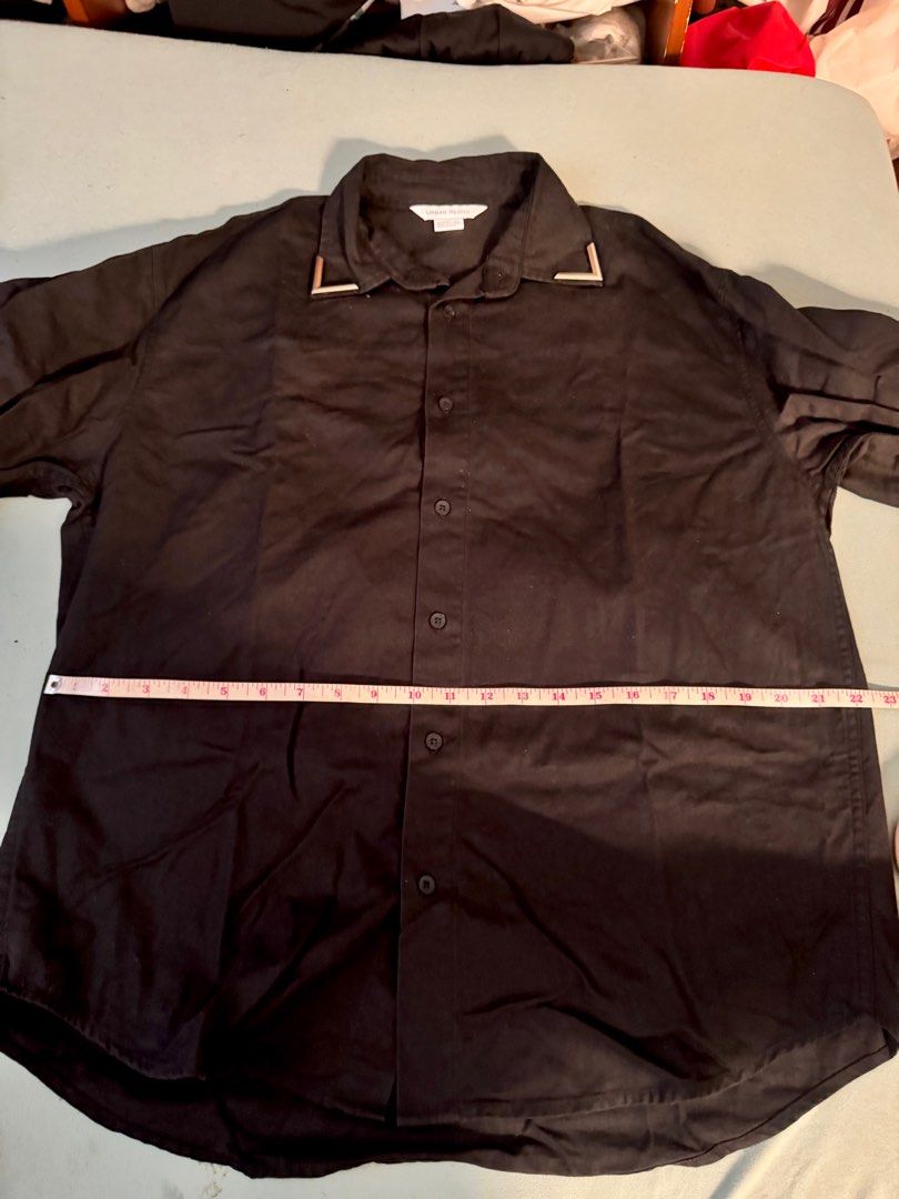 URBAN REVIVO black polo (Category: Tshirts & Polo Shirts ) located in Caloocan City. Submitted by dhonv (Listing ID 1416306087, Image 2). Description: - URBAN REVIVO - worn once - size XS on tag, refer on the dimes.
