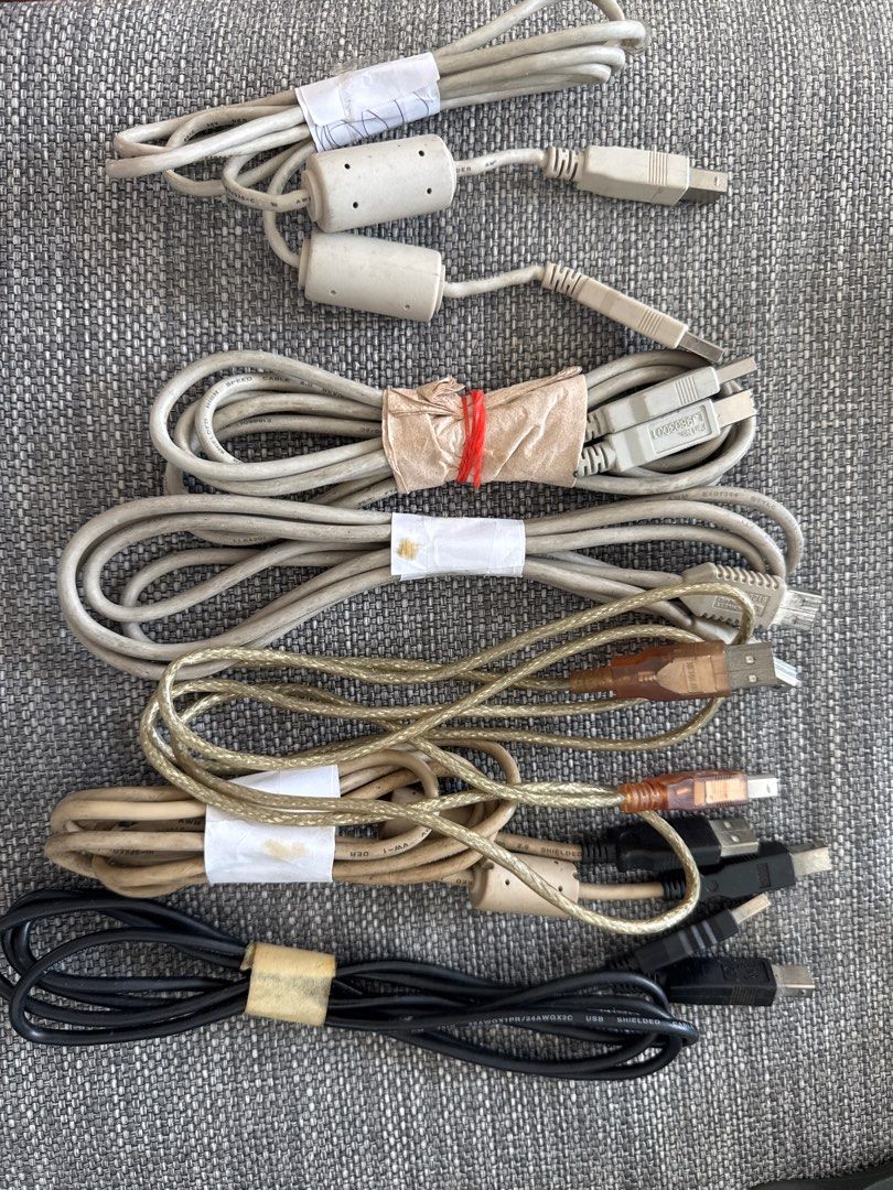 USB A to USB B Cables405965576969932800