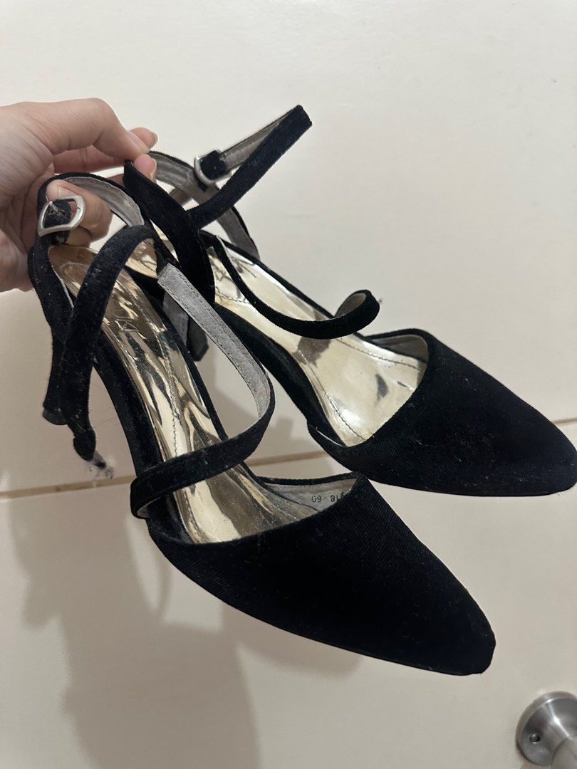Velvet Black Stilleto Heels (Category: Heels) located in Quezon City. Submitted by jinny116 (Listing ID 1416244776, Image 2). Description: Bough for 2k+ ( mall bought) - NO BOX ANYMORE - No issues Only used once during graduation - Suki black heels - Pointed toe design - Multiple straps and ankle strap - Secure fit - Silver insole - Moderate heel height - Perfect for special occasions Size 6!.