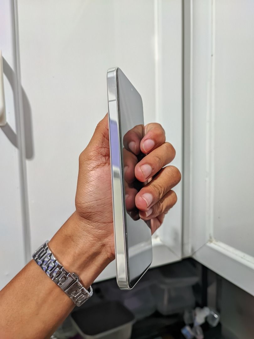 Xiaomi 13 Flagship (Category: Xiaomi) located in Caloocan City. Submitted by mightyturtle-5238f8 (Listing ID 1416387637, Image 3). Description: .