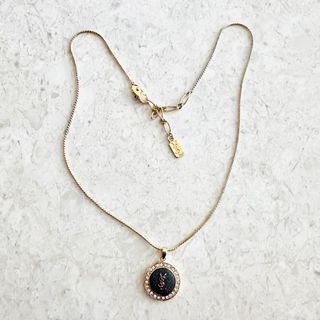 (Category: ) located in . Submitted by ladyshops (Listing ID 1416403517, Image 1). Description: .