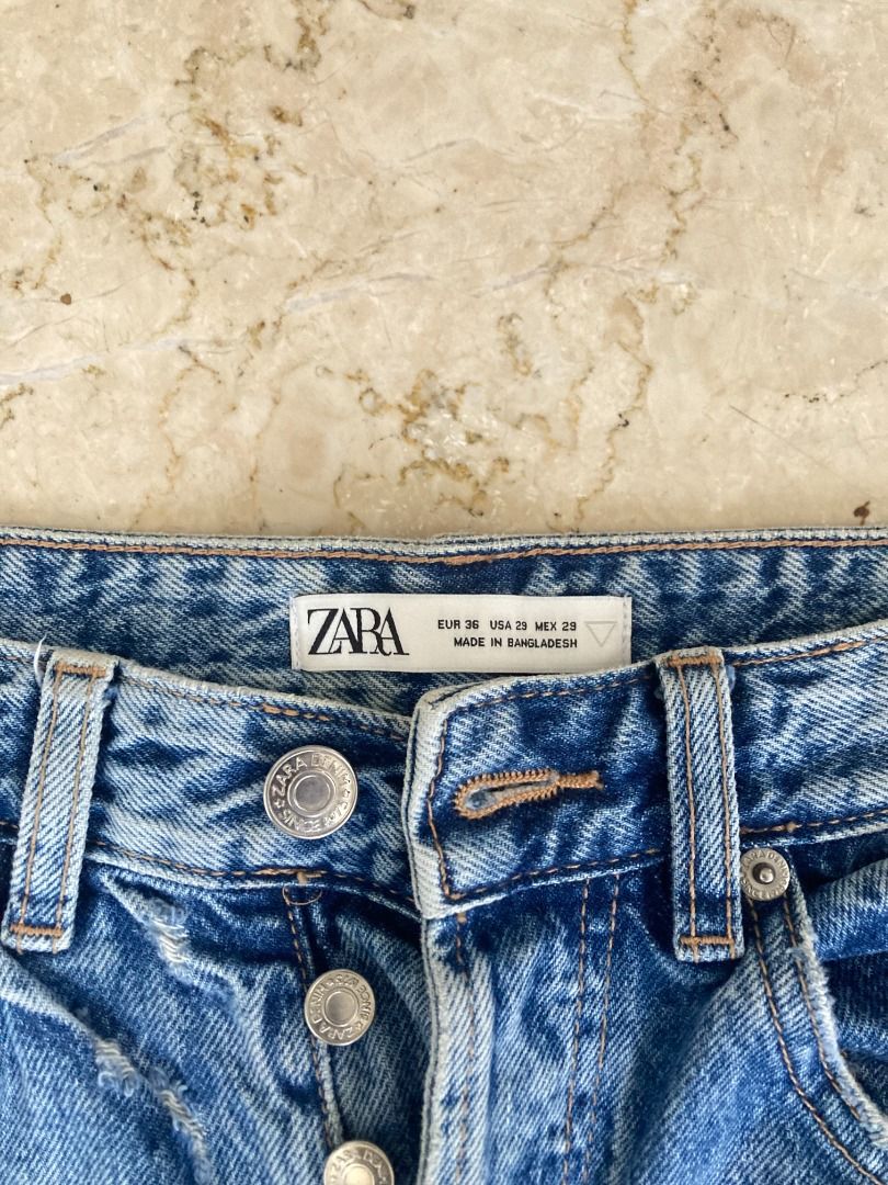 ZARA Blue Denim Jeans (Category: Jeans) located in Las Pinas. Submitted by jimchvrls (Listing ID 1416353705, Image 2). Description: ZARA Blue Denim Jeans Skinny Fit Size 29 on Tag Button Fly Great Condition .