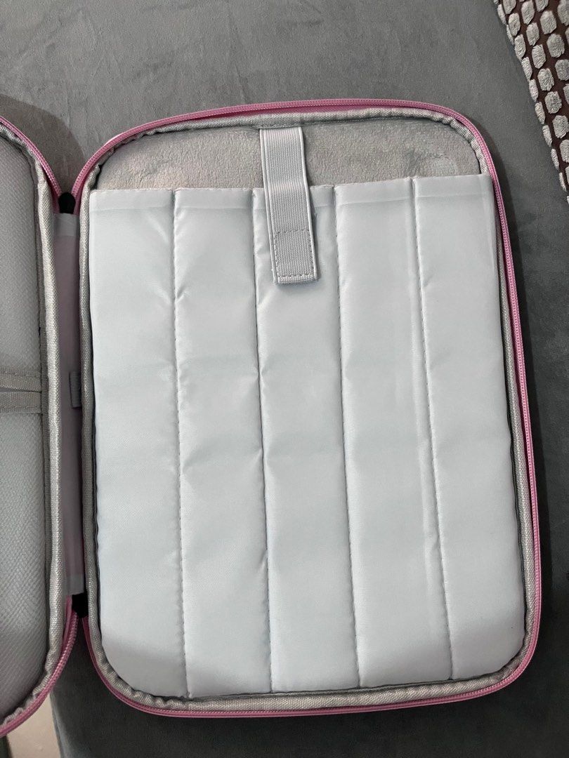 13-inch laptop sleeve (Category: Laptop Bags & Sleeves) located in Quezon City. Submitted by jnapreloved (Listing ID 1416518677, Image 3). Description: Pink laptop sleeve for 13-inch laptop Like new Multiple compartments With handle RFS: extra Loc: Cubao near Gateway.