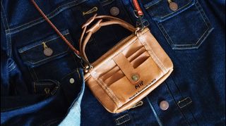 （分類：）位於 。 由 MTP.Leather 提交（商品編號 1416601037，圖片 1）。簡介： 。