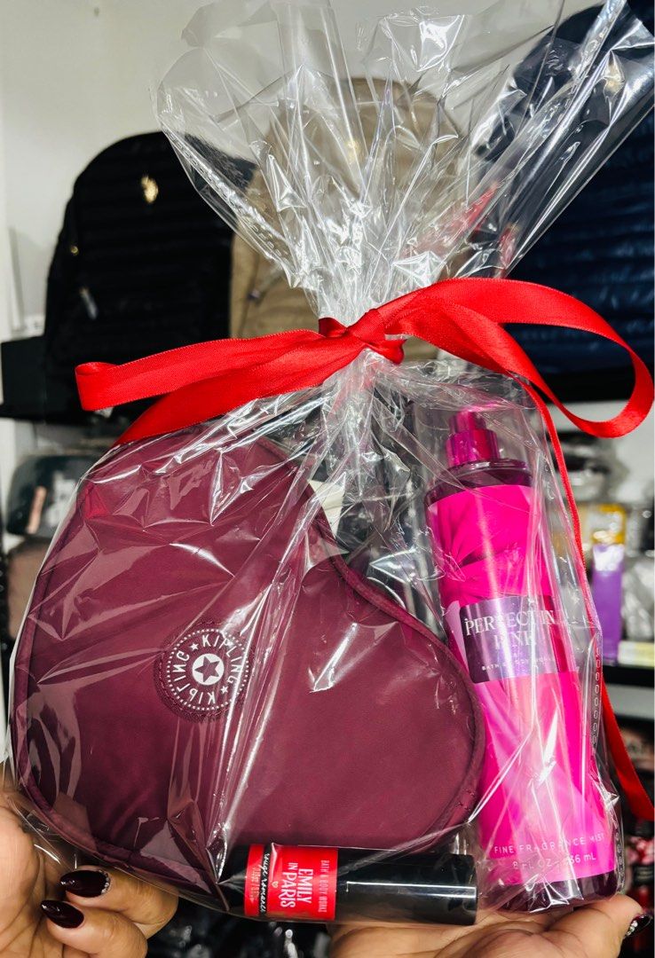 💯 Original 🇺🇸 Kipling Make up Pouch, BBW Mist and BBW lipstick (Bundle) (Category: Bath) located in Baguio. Submitted by bbwifeyshopus (Listing ID 1416567455, Image 3). Description: 📌₱2,500 only! Valentine’s Day made easier 💕 💝 Valentine’s Day Gift Bundle 💝 Kipling make-up pouch + Bath & Body Works body mist + lipstick ✨ Mix & match your favorites ✔️ 100% original 💸 ₱2,500 only Message me to order 💌 ✔️ Proofs & real transactions uploaded