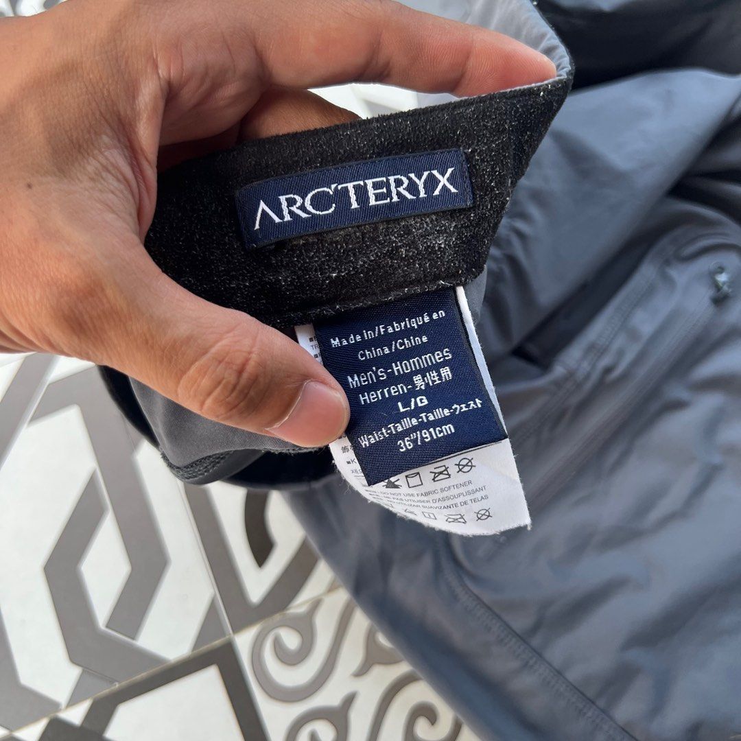Arcteryx Trekking Pants softshell (Category: Activewear) located in Santo Tomas. Submitted by denev17 (Listing ID 1416576968, Image 3). Description: Arcteryx Trekking Pants Size 34-36 42 length Soft shell Excellent needs wash only 900 freeship.