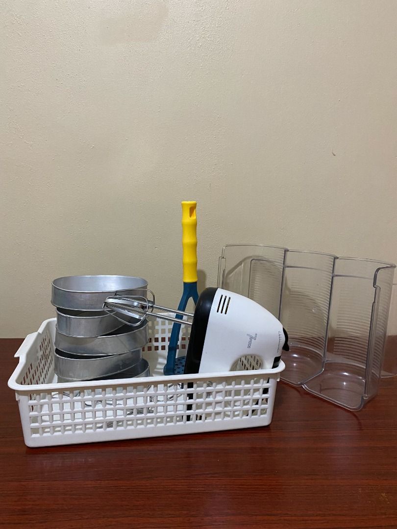 Assorted Kitchenware (Category: Other Kitchenware & Tableware) located in Taguig. Submitted by rudelynamo62091 (Listing ID 1416570376, Image 1). Description: All items for sale. No longer used. Please message me if you’d like additional photos or images. 5 pcs Llanera 1 white tray 1 hand mixer with two sets of blade 1 potato masher 1 acrylic tumbler organizer.
