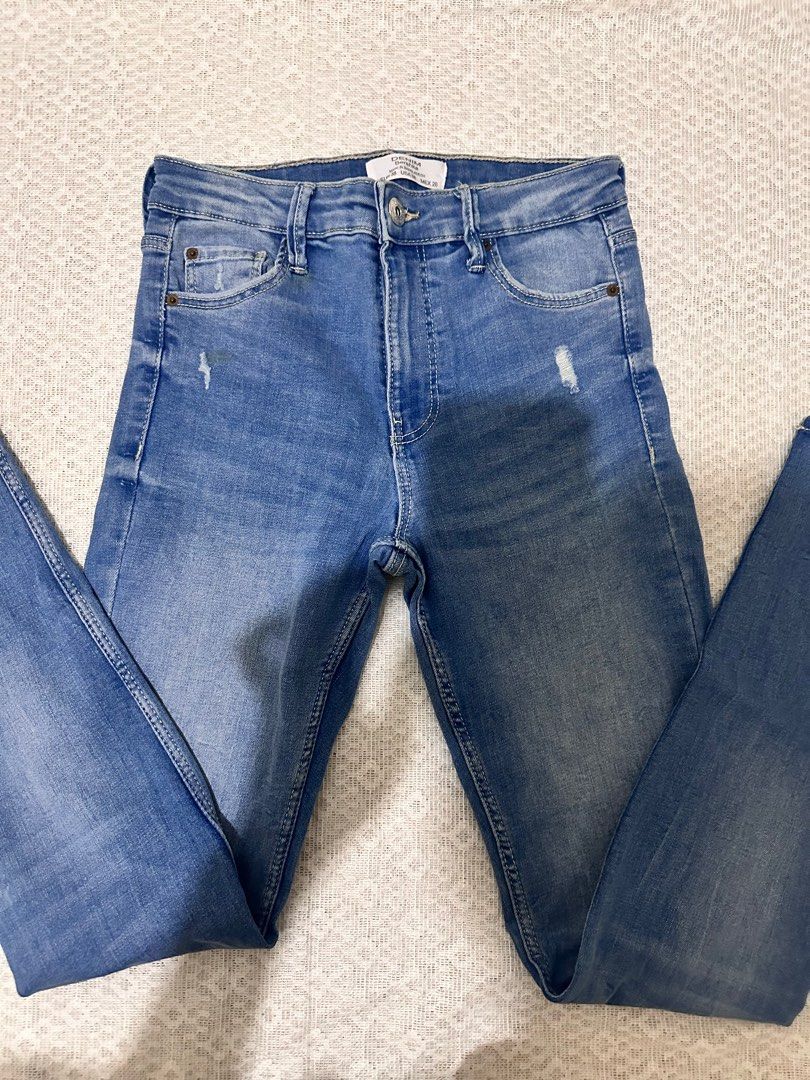 Bershka Pants (Category: Jeans) located in Bacolor. Submitted by ri.declutters (Listing ID 1416598623, Image 1). Description: Fits XS-Small 💌 Location: Pampanga 💌 Preloved/Decluterring 💌 Shipping fee varies depending on your location 💌 MOD: Gcash or BDO 💌 Lalamove/JNT 💌 No rush shipping.