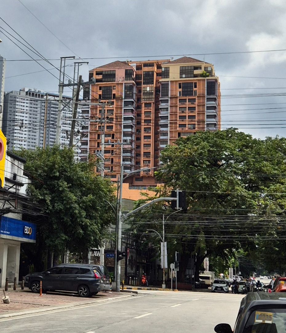 Big 1 Bedroom along Timog Avenue with Reserved Parking, Property ...
