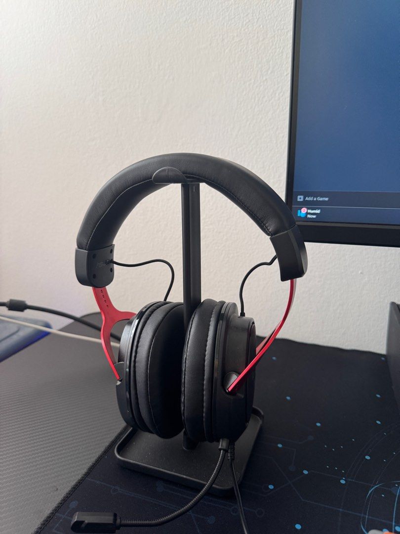 Black Headphone Stand421478664975820801