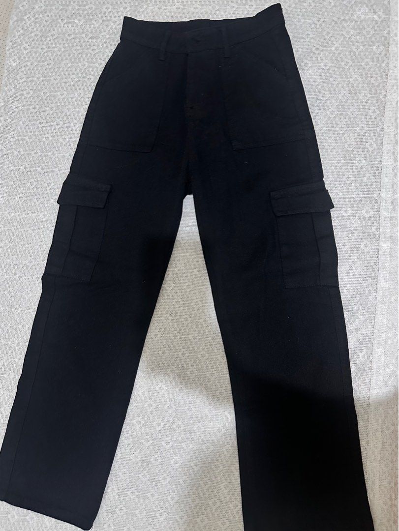 Black Wide Pants (Category: Other Bottoms) located in Bacolor. Submitted by ri.declutters (Listing ID 1416600895, Image 2). Description: 💌 Location: Pampanga 💌 Preloved/Decluterring 💌 Shipping fee varies depending on your location 💌 MOD: Gcash or BDO 💌 Lalamove/JNT 💌 No rush shipping.