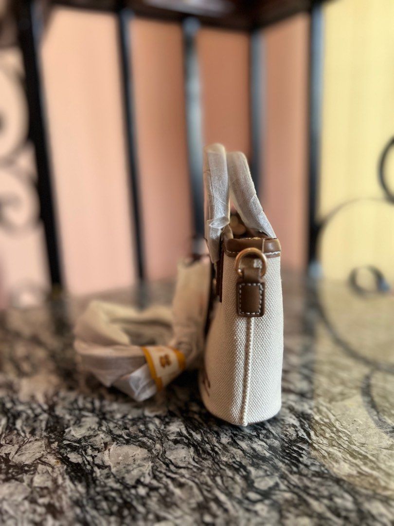 Brandnew TTWN & Bear Mini Sling Bag (Category: Cross-body Bags) located in Imus. Submitted by thefluffymomma (Listing ID 1416515884, Image 3). Description: Brandnew TTWN & Bear Mini Sling Bag 🏷️ ₱999 only Hindi kasya phone. Fits cardholder, lippies, airpods, bills, etc. Location: Imus, Cavite MOP: Gcash, BPI MOD: J&T or Lalamove (SF c/o buyer).
