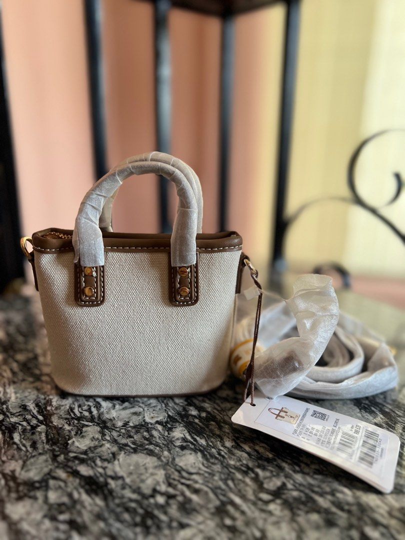 Brandnew TTWN & Bear Mini Sling Bag (Category: Cross-body Bags) located in Imus. Submitted by thefluffymomma (Listing ID 1416515884, Image 2). Description: Brandnew TTWN & Bear Mini Sling Bag 🏷️ ₱999 only Hindi kasya phone. Fits cardholder, lippies, airpods, bills, etc. Location: Imus, Cavite MOP: Gcash, BPI MOD: J&T or Lalamove (SF c/o buyer).