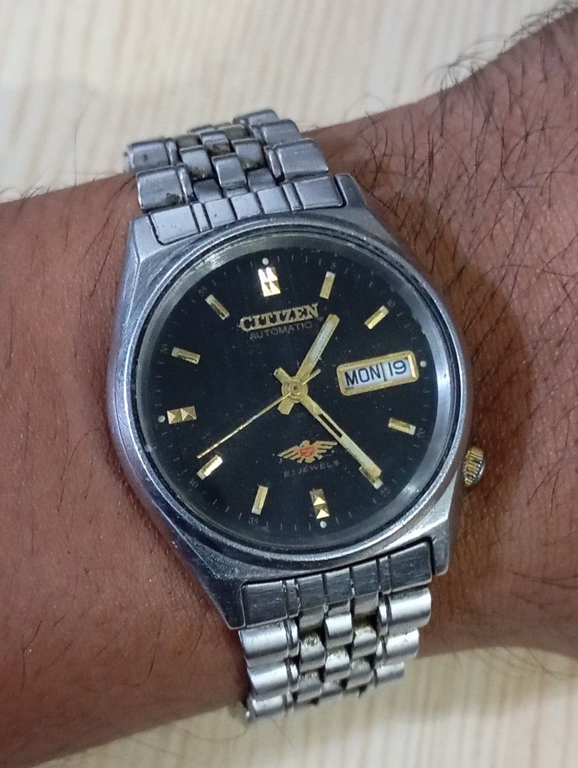 Citizen automatic (Category: Men's Watches) located in Las Pinas. Submitted by quick_deals_great_finds2 (Listing ID 1416582862, Image 3). Description: Original vintage automatic 32mm medium unisex Fits wrist size 6.8 inches.