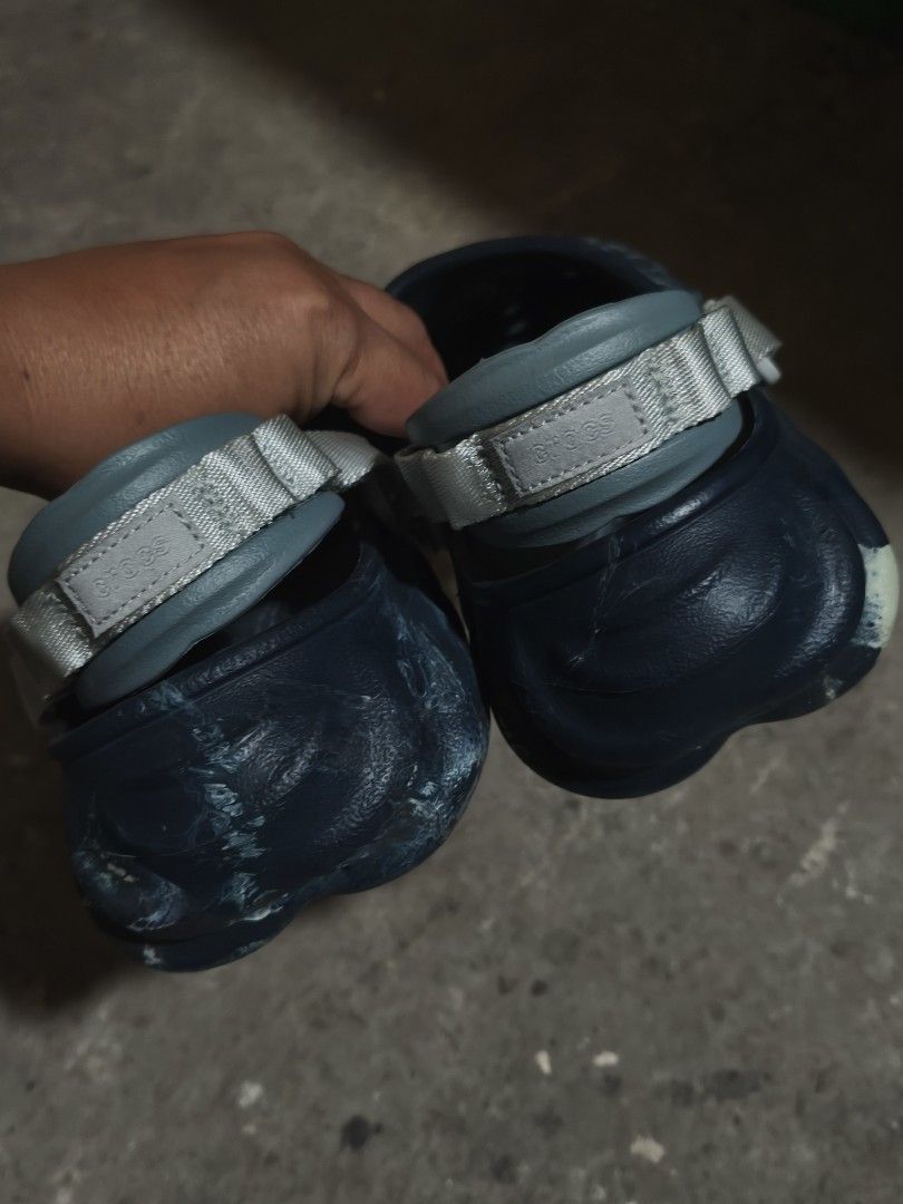 Crocs Classic All-Terrain Clog (Category: Slippers & Slides) located in Pasig City. Submitted by y2j2oratod (Listing ID 1416610877, Image 2). Description: - Crocs Classic All-Terrain Clogs - Unique marbled pattern - Adjustable straps for a secure fit - Classic Crocs design with ventilation ports - Some wear on soles - Ideal for outdoor adventures and casual wear size 6 men fit sa 7 male 2500 excellent condition.