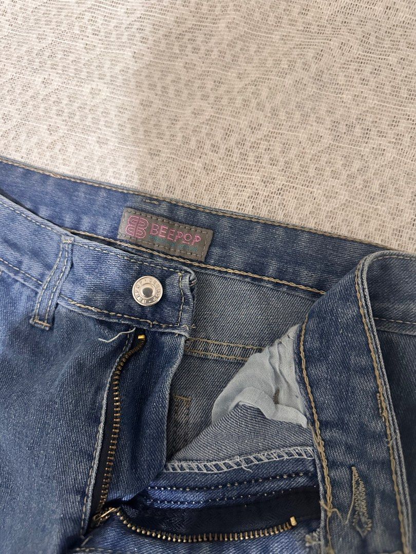Denim Cargo Pants (Category: Jeans) located in Bacolor. Submitted by ri.declutters (Listing ID 1416601342, Image 3). Description: 💌 Location: Pampanga 💌 Preloved/Decluterring 💌 Shipping fee varies depending on your location 💌 MOD: Gcash or BDO 💌 Lalamove/JNT 💌 No rush shipping.