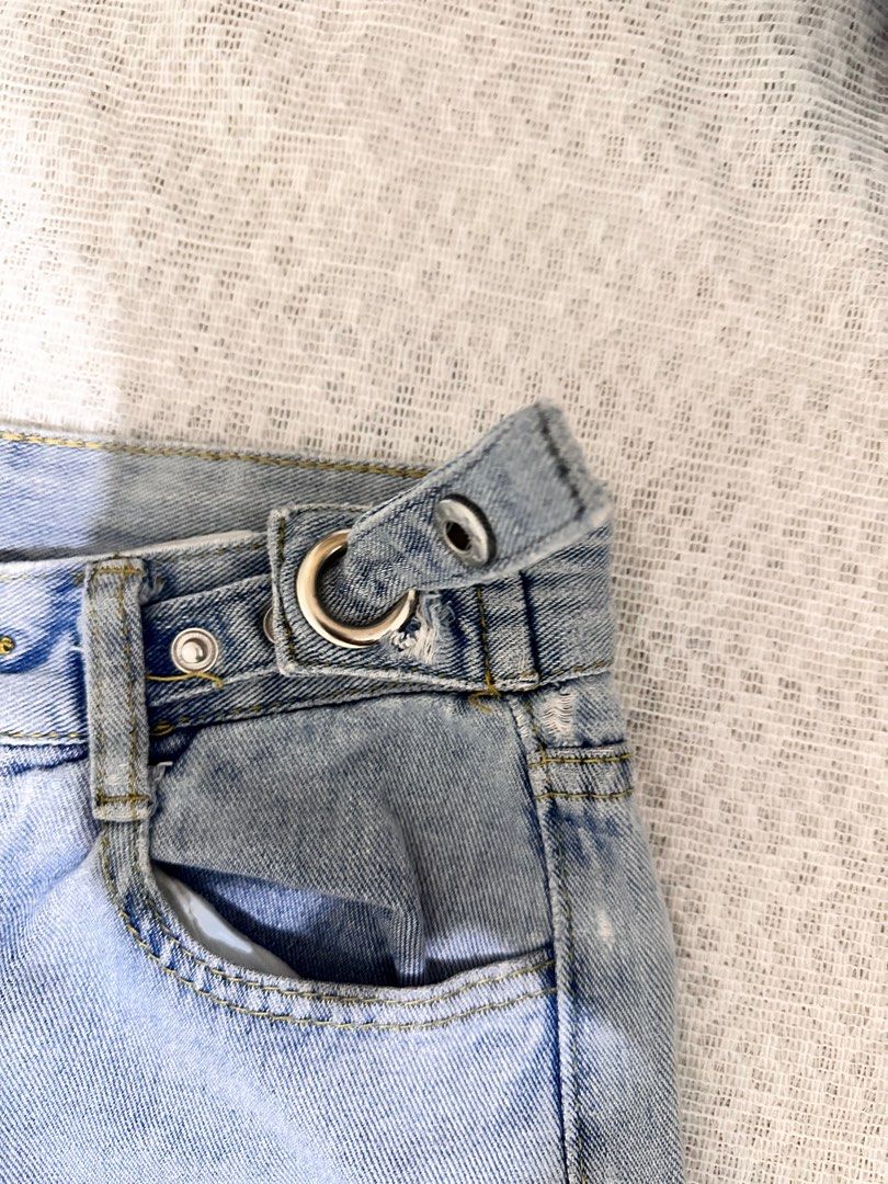 Denim Jeans (Category: Jeans) located in Bacolor. Submitted by ri.declutters (Listing ID 1416599954, Image 2). Description: 💌 Location: Pampanga 💌 Preloved/Decluterring 💌 Shipping fee varies depending on your location 💌 MOD: Gcash or BDO 💌 Lalamove/JNT 💌 No rush shipping.