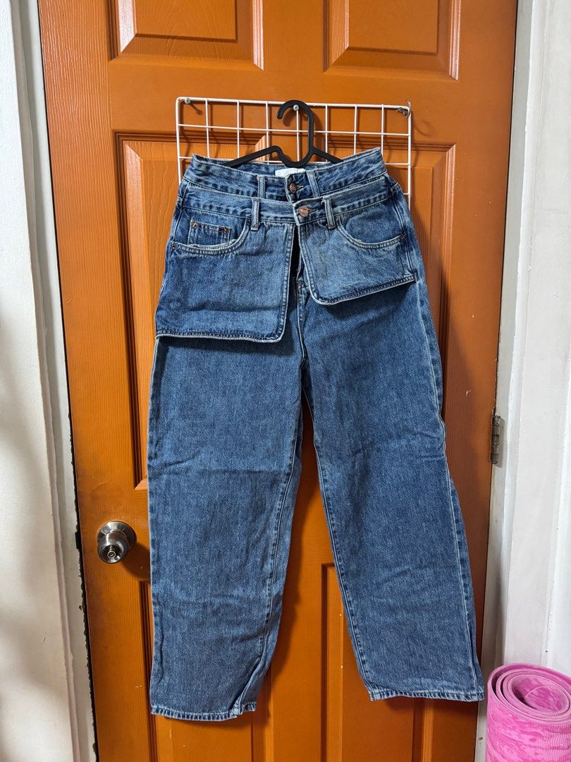 Design Jeans with Unique Pocket Detail (Category: Jeans) located in Mandaluyong City. Submitted by glampod (Listing ID 1416486480, Image 1). Description: LAST PRICE POSTED. All items are my personal clothes, priced at less than half their original price. Most were worn under 3x, with some worn only a few times. Pag madami po binili, may discount? WALA Rush po pay ko na now may LP pa po? WALA May when worn po kayo? WALA. What you see is what you g