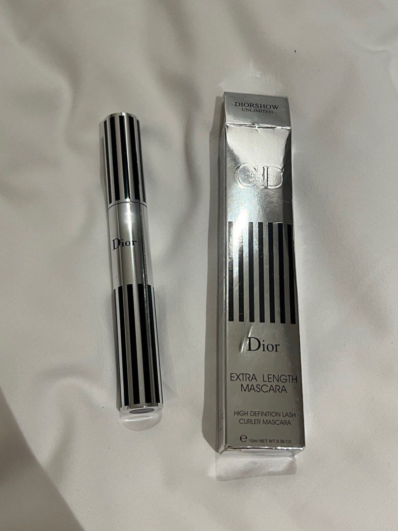 Dior Diorshow Unlimited Extra Length Mascara (Category: Makeup) located in Valenzuela. Submitted by zrf_clothing (Listing ID 1416499599, Image 1). Description: - Dior Diorshow Unlimited Mascara - Designed for extra lash length - High-definition lash curler mascara - Contains 10ml / 0.38 oz.