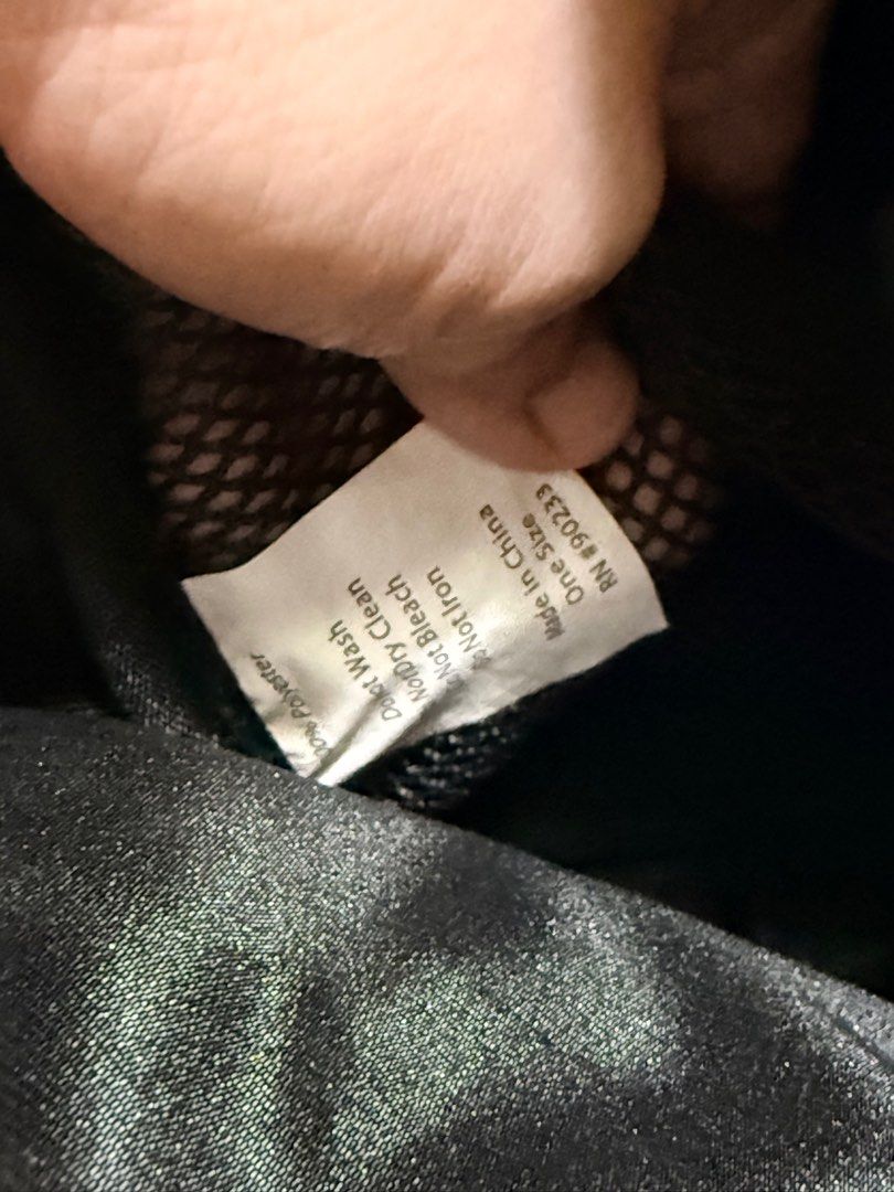 Essentials Fear of God Crossbody Bag (Category: Cross-body Bags) located in Binan City. Submitted by jgca01 (Listing ID 1416551216, Image 3). Description: Essentials Fear of God crossbody bag in black. w/ small chip on 2 corners as seen on pic.