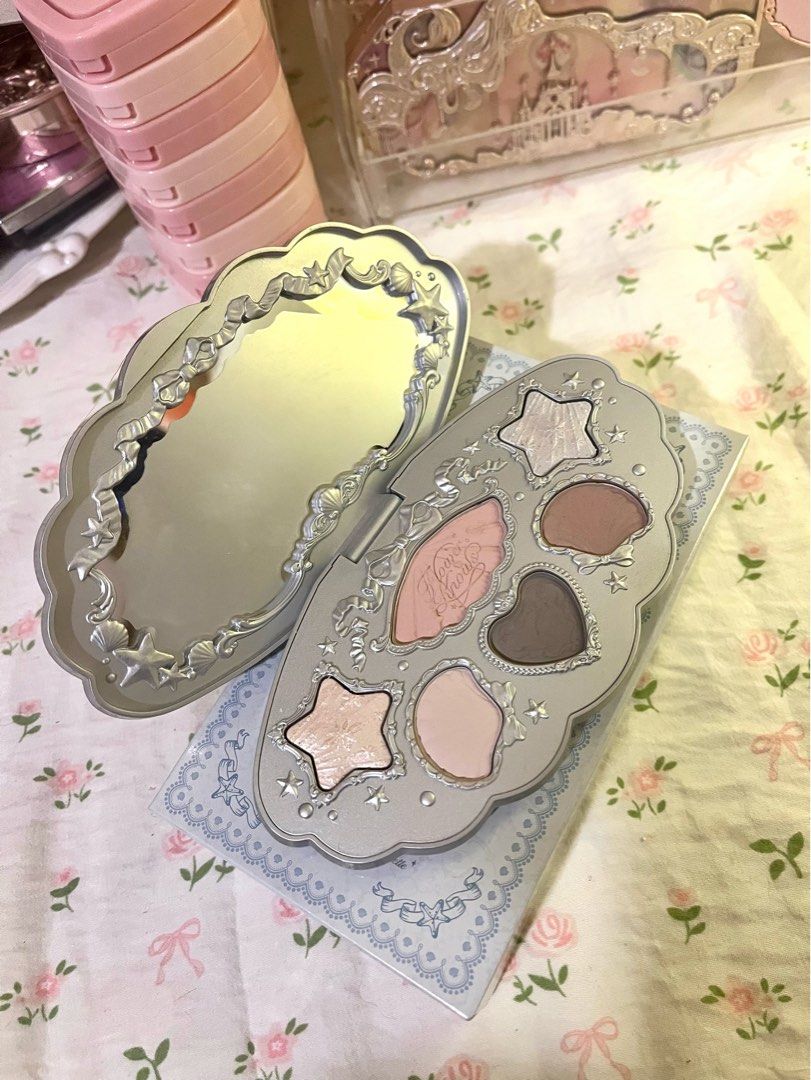 Flowerknows Shell’s Jewel Eyeshadow Palette (Category: Makeup) located in Bulacan. Submitted by evefx11 (Listing ID 1416590847, Image 1). Description: From the official site. Very lightly used ^^ selling bc the design doesn’t really match my taste. .
