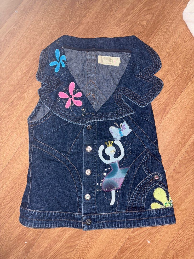 Funky Whimsy Denim Vest (Category: Others Tops) located in Manila. Submitted by lucysstuff (Listing ID 1416619052, Image 1). Description: super cute but not my style anymore 💔 size s - m pm for more inquiries!!.