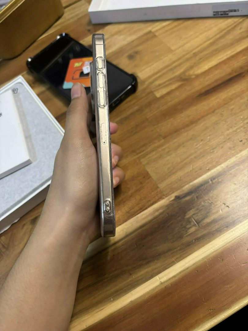 Iphone 16 pro max (Category: iPhone X Series) located in Caloocan City. Submitted by akiyuki1331 (Listing ID 1416589269, Image 3). Description: Iphone 16 pro max 256gb Bought last dec 2024 Warranty expired last dec 22 2025 lang With box pa negotiable for sure buyer and yung basag is tempered glass lang. .