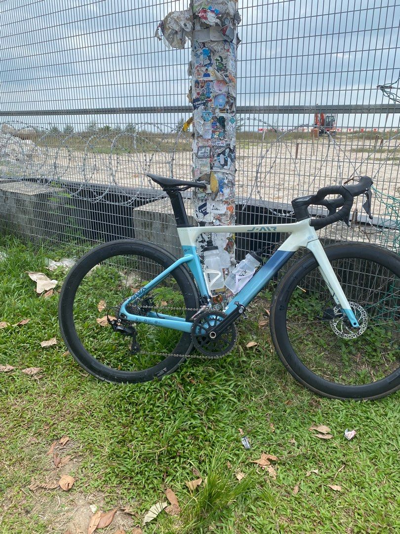 Java J air Fuoco (Category: Bicycles) located in Singapore. Submitted by xyn123 (Listing ID 1416493598, Image 1). Description: Frame condition 7/10 Wheel condition 6/10 Paint chips on the left near the rear wheel and scratches on the wheel itself Selling because I havent used it in awhile Brakes are not that strong Negotiable honestly willing to do any price as long as its reasonable as i just wanna get rid of it Willing to Trade with Fixies,mtb 