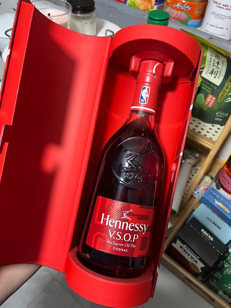 Limited Edition NBA Hennessy (Category: Water Bottles & Tumblers) located in Navotas City. Submitted by maxspreloved (Listing ID 1416594830, Image 2). Description: Limited edition NBA Hennessy Authentic from LA RFS: this is just an extra! Loc: Navotas, Manila.