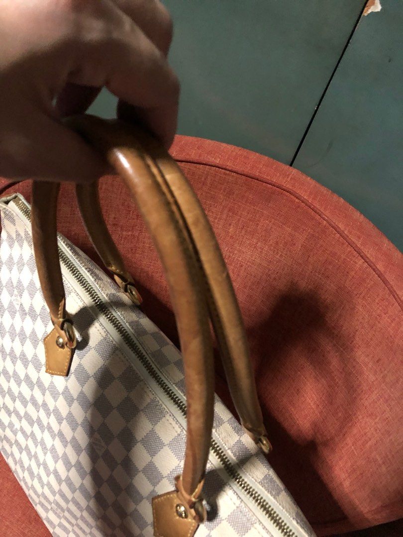 Lv Saleya Gm (Category: Luxury Bags & Wallets) located in Quezon City. Submitted by karma_para_sa_bogus (Listing ID 1416552153, Image 3). Description: Preowned condition. 7/10. guaranteed authentic. no inclusion. .