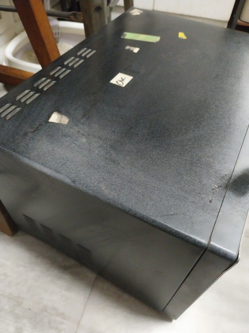 Microwave (Category: Cookers) located in Manila. Submitted by masterblaster33 (Listing ID 1416473995, Image 3). Description: kenmore microwave : US made digital with presets stainless steel working condition has dent but does not affect function 110 volts only.