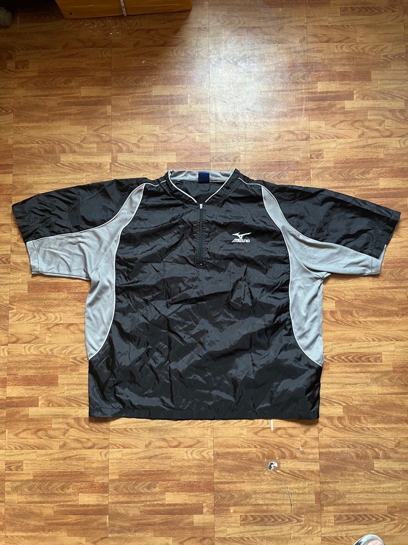 Mizuno Batting Shirt (Category: Coats, Jackets and Outerwear) located in Quezon City. Submitted by chris.secondhand (Listing ID 1416578429, Image 1). Description: - Mizuno jacket - Color: Black and gray - Size: XXL - Features: Half-zip, short sleeves - Design: Sporty with gray panels, Mizuno logo on chest -.