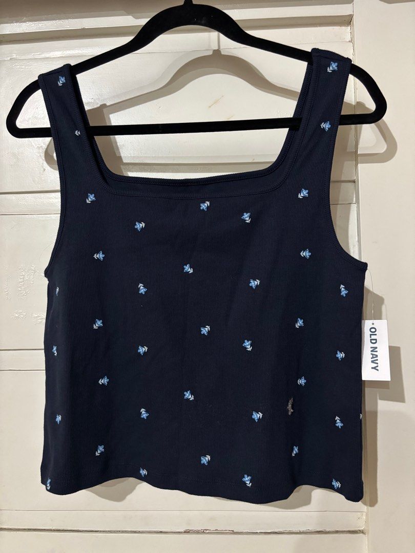 Old Navy Ultra-Crop Rib-Knit Top (Category: Sleeveless) located in Calamba. Submitted by declutter187 (Listing ID 1416641239, Image 1). Description: Navy blue floral sleeveless with tag Size XL Loc. Calamba Sf c/o buyer.