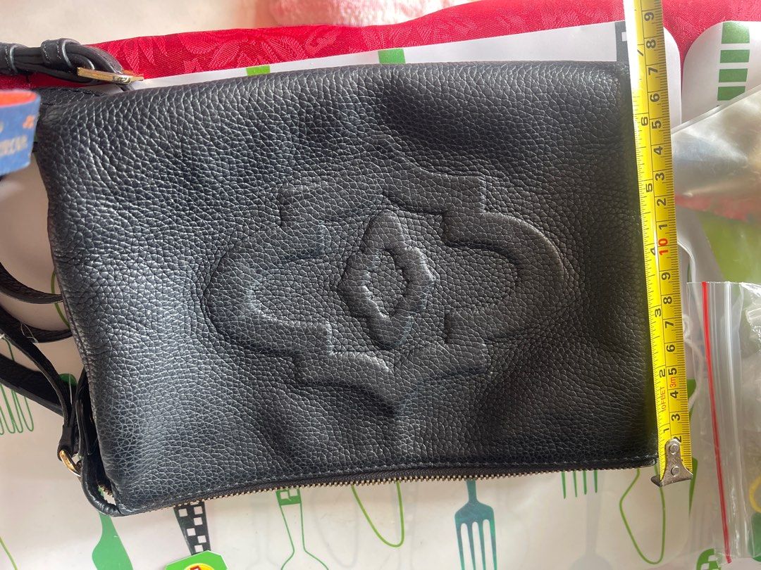 Original oryany sling bag (Category: Luxury Bags & Wallets) located in San Juan City. Submitted by nhelsky_c (Listing ID 1416479200, Image 1). Description: .