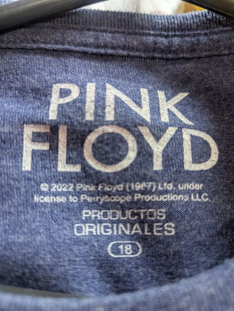 Preloved Pink Floyd Tour shirt (Category: Blouses) located in Quezon City. Submitted by mjmixedbag (Listing ID 1416466061, Image 3). Description: pre loved large.