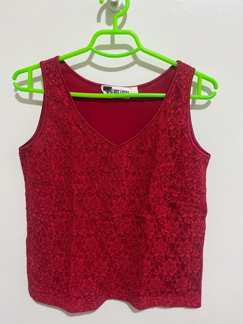 red flower pattern sleeveless (Category: Sleeveless) located in Manila. Submitted by missdeeclutterz (Listing ID 1416570873, Image 2). Description: 𐙚 mop: gcash or bank transfer (bpi preferred) 𐙚 mod: lalamove (if within metro manila) lbc meet up (sm moa or makati area).