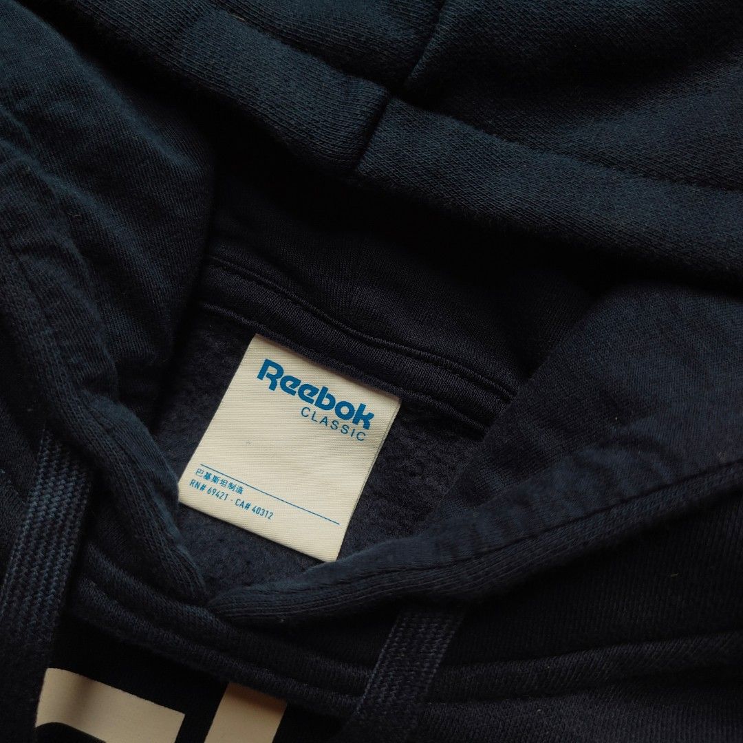 Reebok Identity Big Logo Hoodie (Category: Hoodies) located in Solano. Submitted by loopnfound (Listing ID 1416498091, Image 3). Description: .