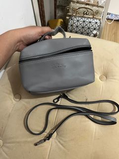 (Kategori: ) berada di . Dikirim oleh BAJU.SEPATU.TAS.ETC (ID iklan 1416540986, Gambar 1). Deskripsi: .