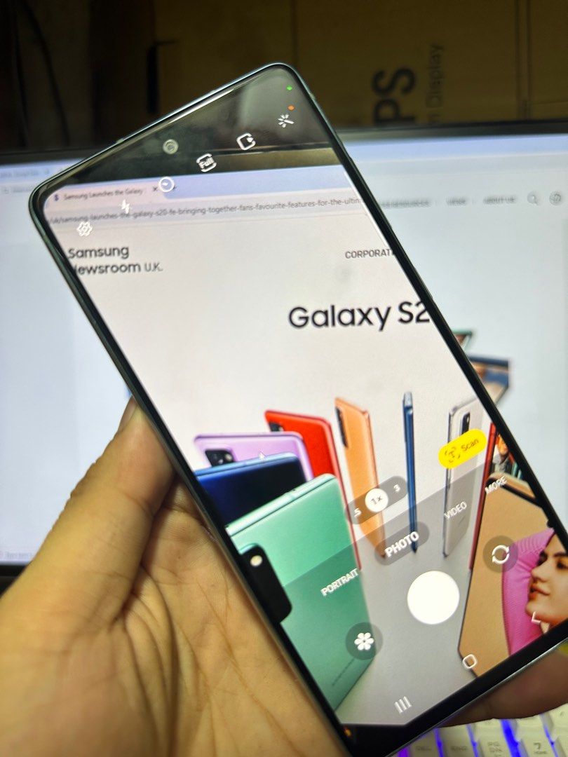 Samsung s20fe (Category: Samsung) located in Quezon City. Submitted by mubrogadgets (Listing ID 1416568873, Image 2). Description: ₱6,990 lang! Meron ka na SUPER FLAGSHIP PHONE 💎 📸 Napakalinaw ng camera — solid pang photo & video ✅ No issue 📱 Samsung S20 FE 💪 High performance | Premium quality Paunahan na lang! ⏳🔥 PM na agad bago maunahan 😉.