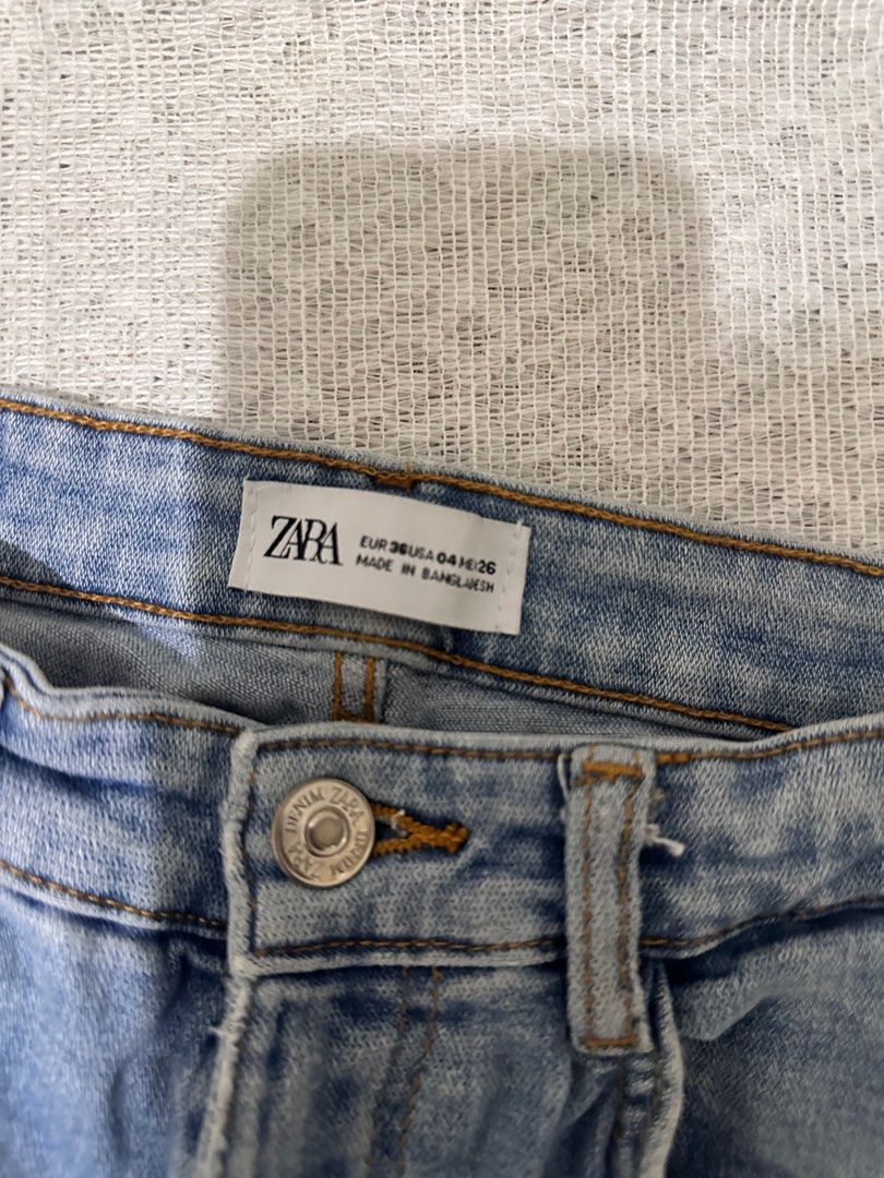 Skinny Jeans (Category: Jeans) located in Bacolor. Submitted by ri.declutters (Listing ID 1416599744, Image 3). Description: 💌 Location: Pampanga 💌 Preloved/Decluterring 💌 Shipping fee varies depending on your location 💌 MOD: Gcash or BDO 💌 Lalamove/JNT 💌 No rush shipping.