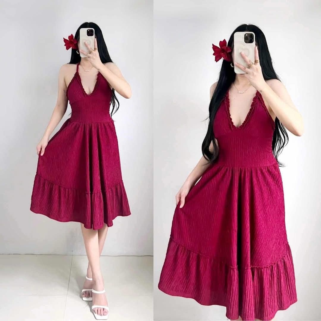 SOLEIA PADDED PLAIN MIDI DRESS (Category: Dresses) located in Cainta. Submitted by agirlnamedkatkatII (Listing ID 1416570372, Image 2). Description: SOLEIA PADDED PLAIN MIDI DRESS P290.00 FREESIZE CAN FIT FROM SMALL-LARGE LARGE FABRIC: BARK CREPE NOTE: PLEASE PROVIDE 2ND AND 3RD COLOR OPTIONS.