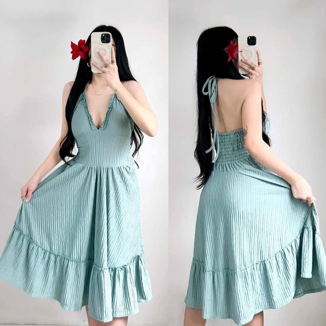 SOLEIA PADDED PLAIN MIDI DRESS (Category: Dresses) located in Cainta. Submitted by agirlnamedkatkatII (Listing ID 1416570372, Image 3). Description: SOLEIA PADDED PLAIN MIDI DRESS P290.00 FREESIZE CAN FIT FROM SMALL-LARGE LARGE FABRIC: BARK CREPE NOTE: PLEASE PROVIDE 2ND AND 3RD COLOR OPTIONS.