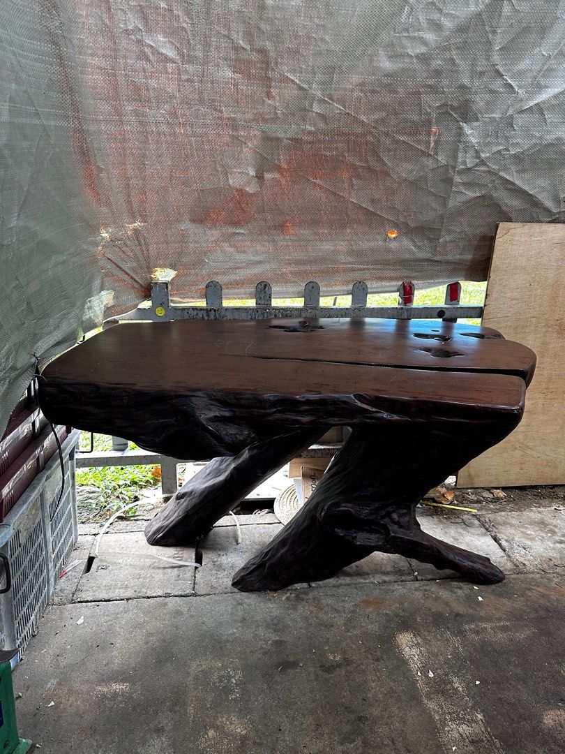 SOLID RED WOOD TEA TABLE (Category: Coffee & Tea Tableware) located in Singapore. Submitted by milooo11_james (Listing ID 1416468913, Image 1). Description: it’s a solid red wood tree trunk coffee table, very heavy and in a good condition ✅ pricing can nego! pls pm !!.