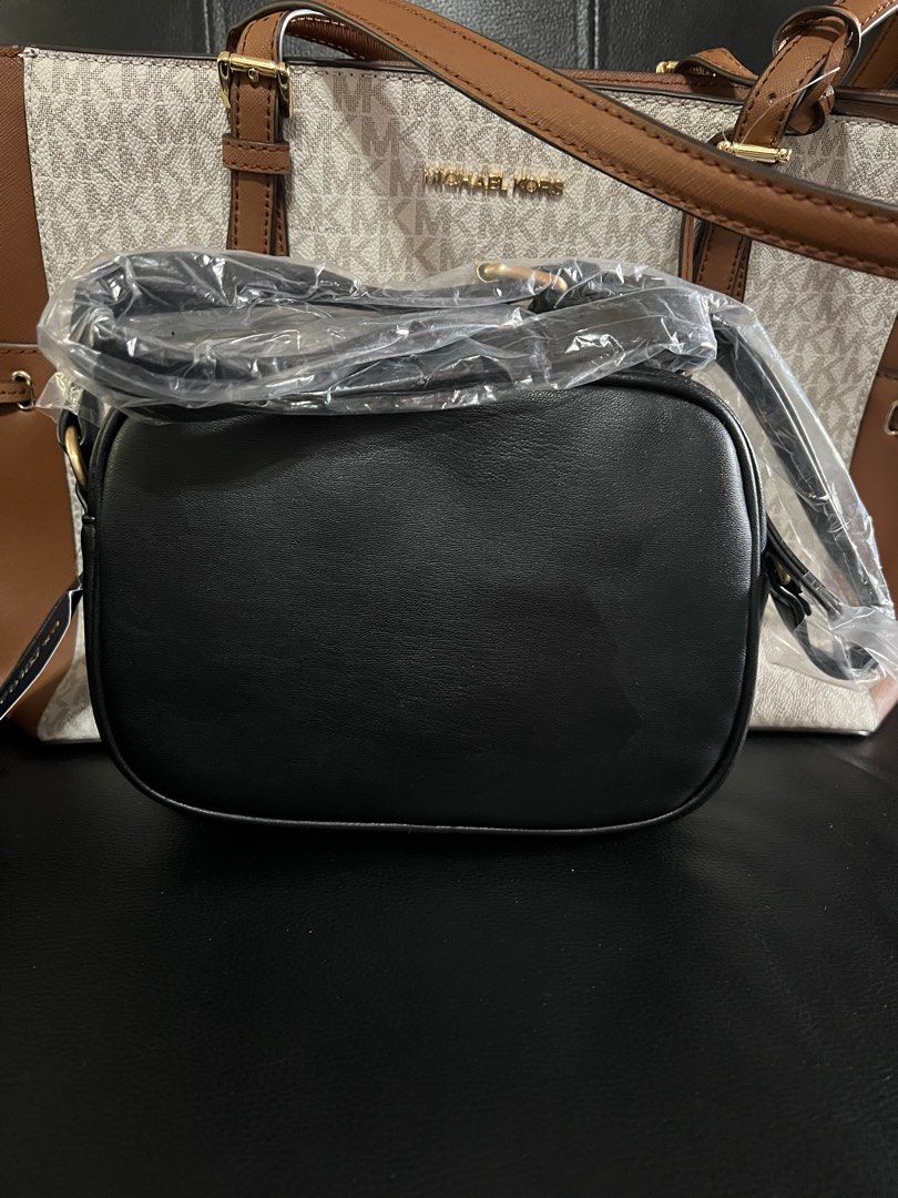 US POLO ASSN QUILTED CROSSBODY BAG (Category: Cross-body Bags) located in Baguio. Submitted by kyrawang22 (Listing ID 1416478317, Image 2). Description: .