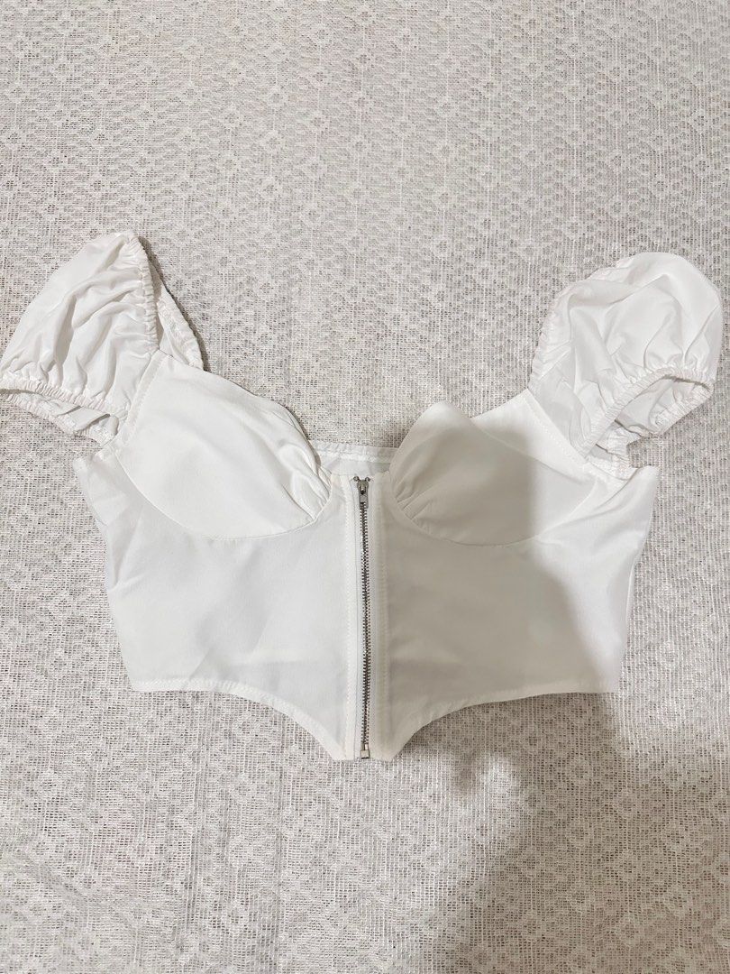White Croptop (Category: Blouses) located in Bacolor. Submitted by ri.declutters (Listing ID 1416596696, Image 1). Description: 💌 Location: Pampanga 💌 Preloved/Decluterring 💌 Shipping fee varies depending on your location 💌 MOD: Gcash or BDO 💌 Lalamove/JNT 💌 No rush shipping.