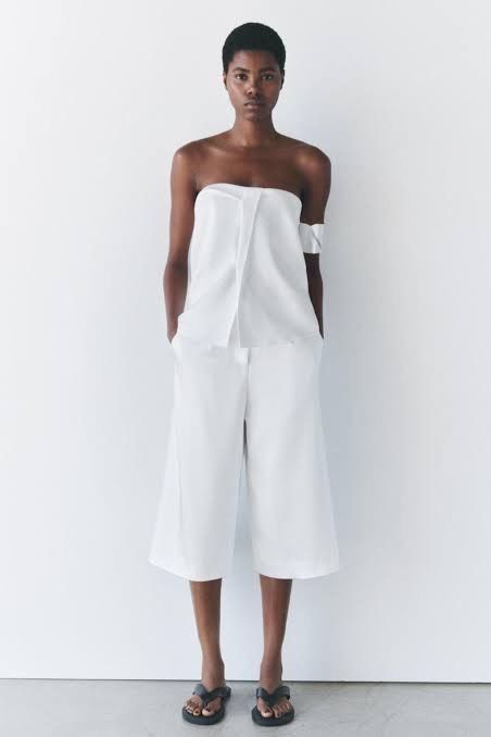 Zara white tube top (Category: Blouses) located in Taguig. Submitted by cheks07 (Listing ID 1416606334, Image 2). Description: Zara white tube top Brand new On hand and ready to ship from Taguig Large.