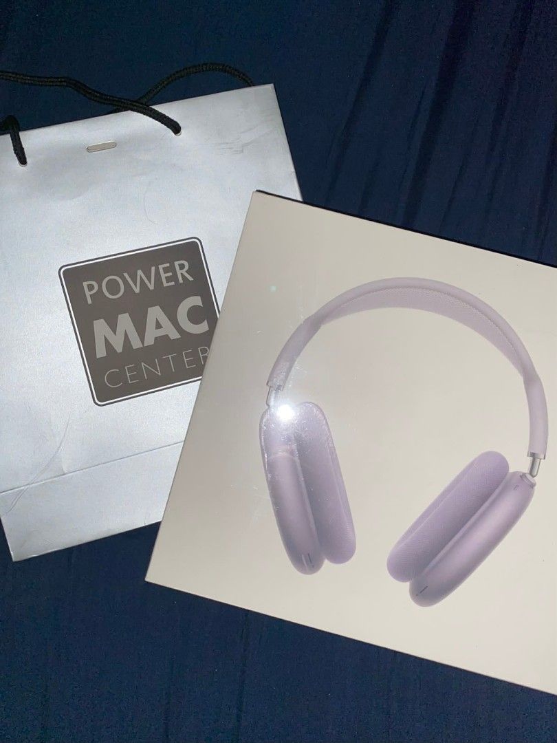 Airpod Max V2 (Category: Headphones & Headsets) located in Pateros City. Submitted by ysa05 (Listing ID 1413202558, Image 2). Description: Note!!! This is free activated no receipt.
