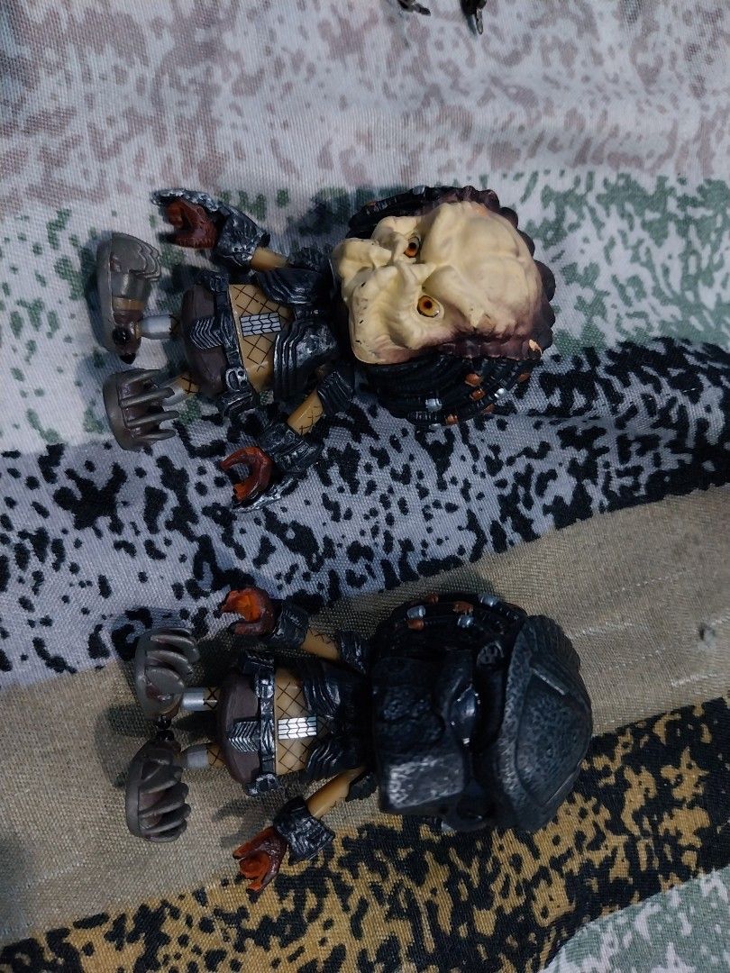 Aliens vs Predator Mini Cosbaby Figure Set (Category: Figurines & Statues) located in Paombong. Submitted by boxoftoys01 (Listing ID 1412282974, Image 3). Description: - Collectible Aliens vs Predator Mini Cosbi figure - Removable mask and added face custom detail on the right predator - both have damage on left arm but was repaired and still poseable - Comes in its original box - Complete Accessories - Box shows some wear and tear - Delivery can