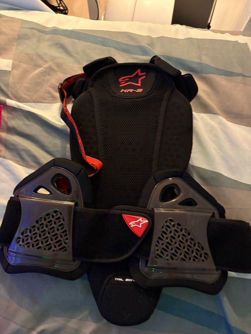 Alpinestars Nucleon KR-3 Back Protector Size M (Category: Helmets and other Riding Gears) located in Taguig. Submitted by pat.dd (Listing ID 1413173798, Image 2). Description: Developed in three waist-to-shoulder dimensions in order to cover all body sizes. Lattice structure back shell plate is constructed from a high-performance polymeric material blend for optimized flexibility and excellent weight-saving properties combined with soft viscoelas
